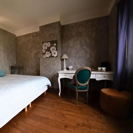 Comfortable And Quiet House *