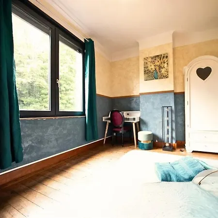 Comfortable And Quiet House * Lens