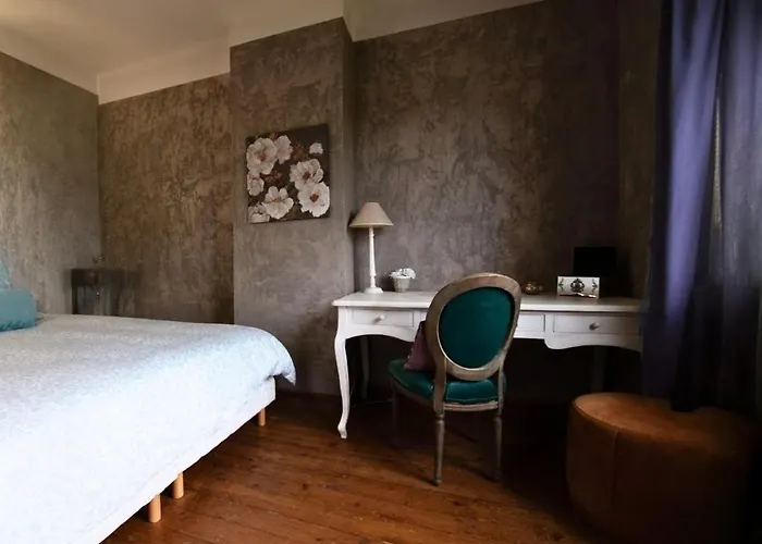 Comfortable And Quiet House *